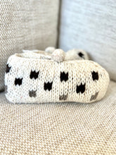 Load image into Gallery viewer, Wool slippers - Luna